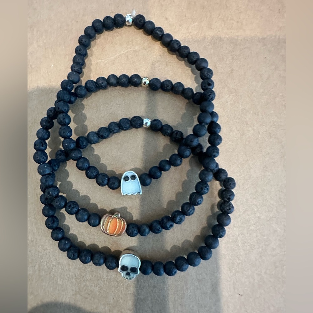 NWOT GLOW IN THE DARK Danni & Deluca Halloween stretch bracelets